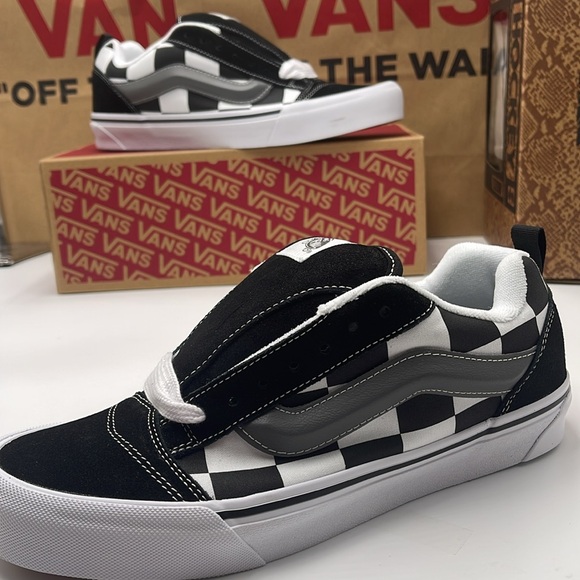 Vans Men’s Knu Skool Mega Check Black
VN0009QCCJJ
Sneakers - Picture 15 of 16